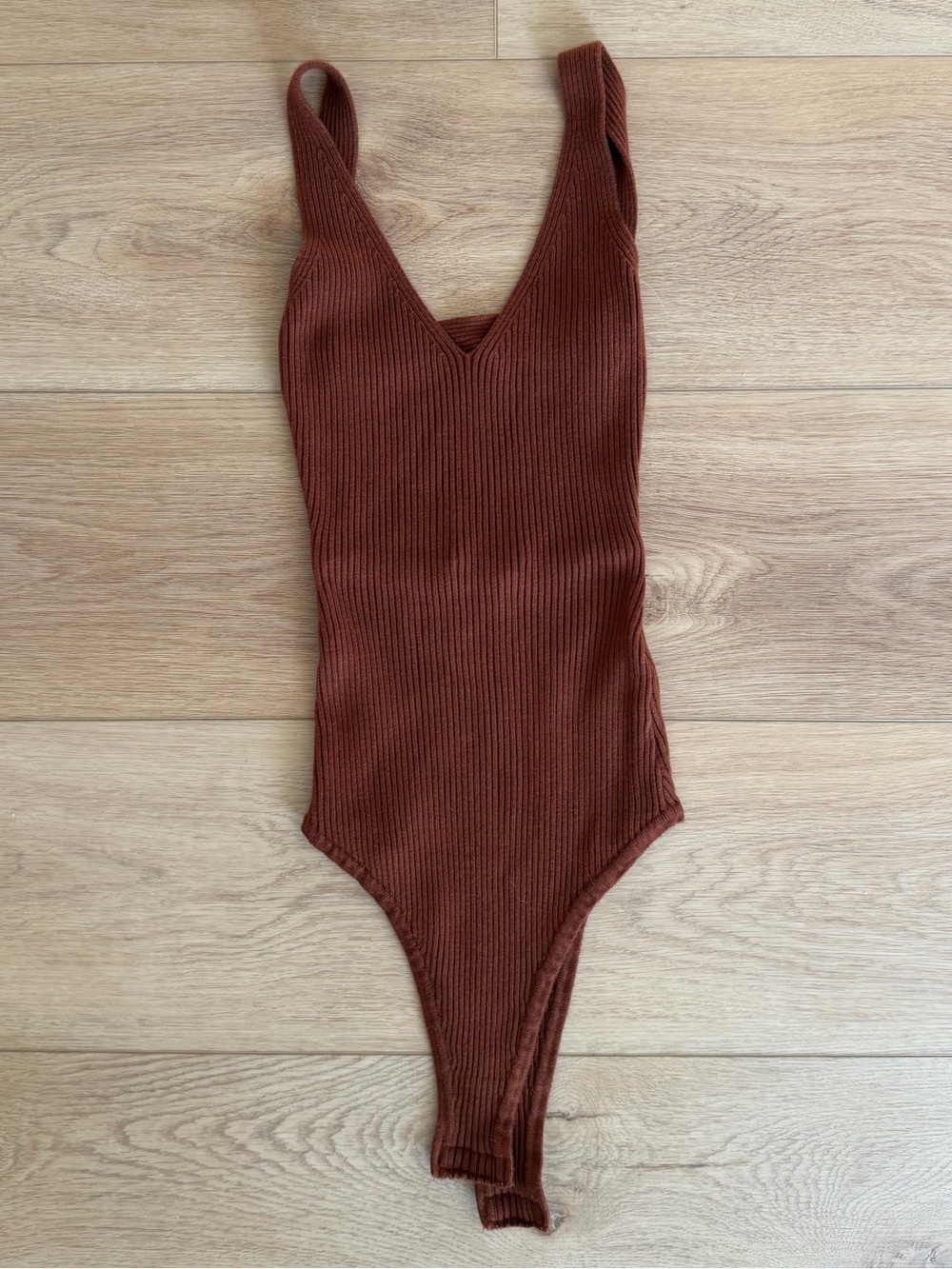 Lulus Ribbed V-Neck Bodysuit in Rust